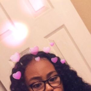 Meet your Posher, Desiree